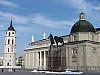 Vilnius_Cathedral_Square_Sun2